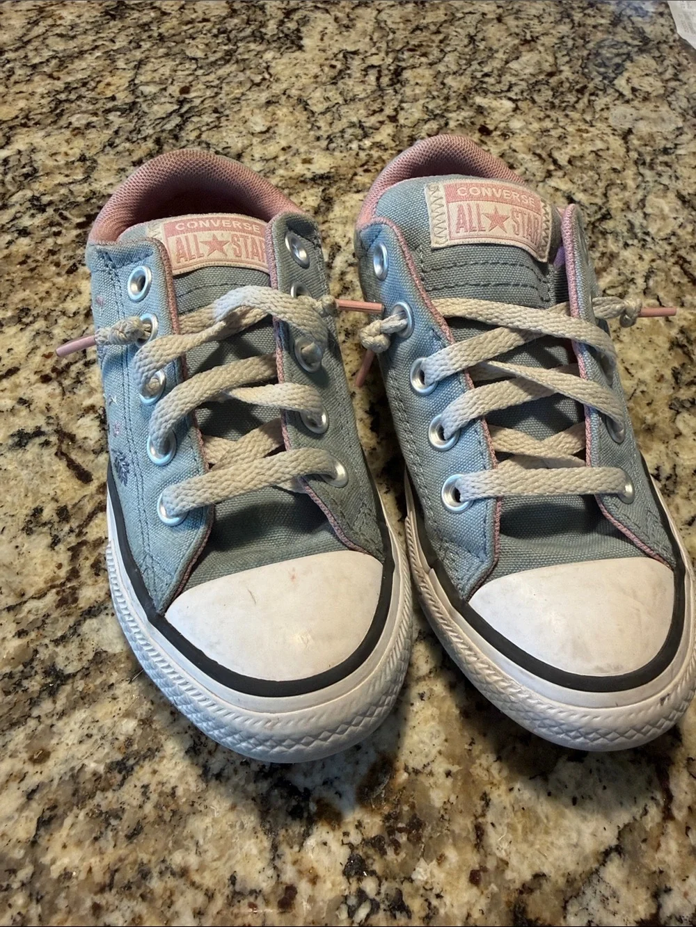 Converse Chuck Taylor All Star Girls 13 Blue Floral Embroidered Shoes A11655F